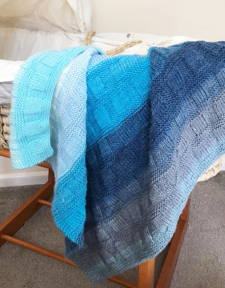 Knitting Pattern Selection Of Blankets In Sirdar Snuggly Pattercake DK