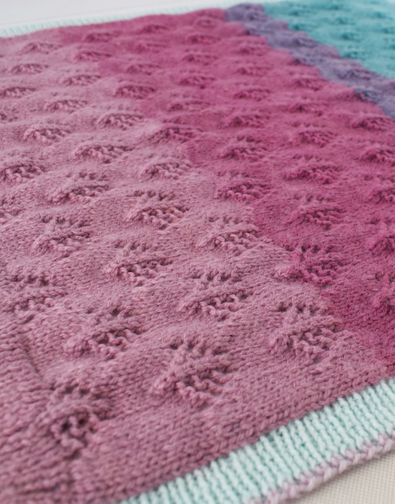 Knitting Pattern Selection Of Blankets In Sirdar Snuggly Pattercake DK