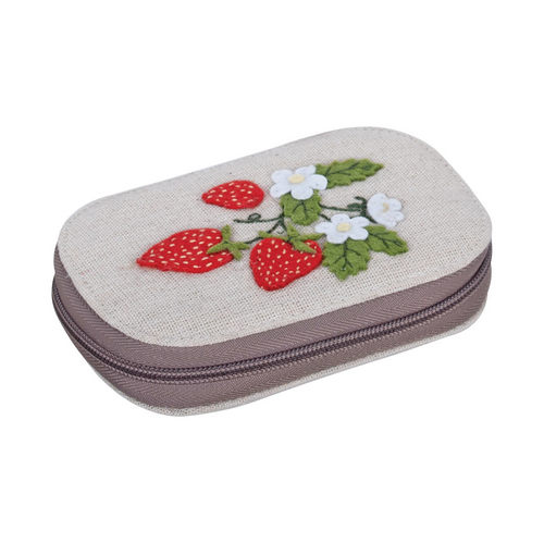 Sewing Kit: Zip Case: Appliqu: Strawberry Greenhouse aisies[1]